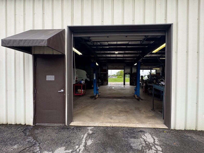 More Photos Of 544 W High St, Edison Auto Dealership For Sale