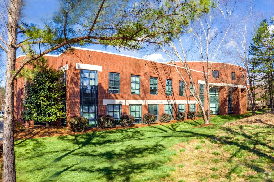 More Photos Of 13620 Reese Blvd E, Huntersville Medical For Lease