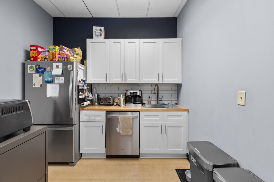 More Photos Of 934 Glenwood Ave SE, Atlanta Loft Creative Space For Sale