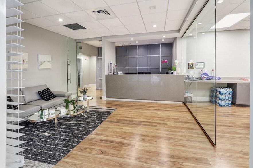 More Photos Of , Fort Lauderdale Office For Sale