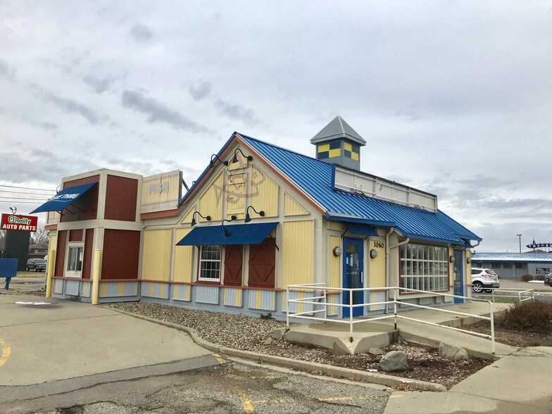 More Photos Of 1060 Madison Ave, Mankato Fast Food For Lease