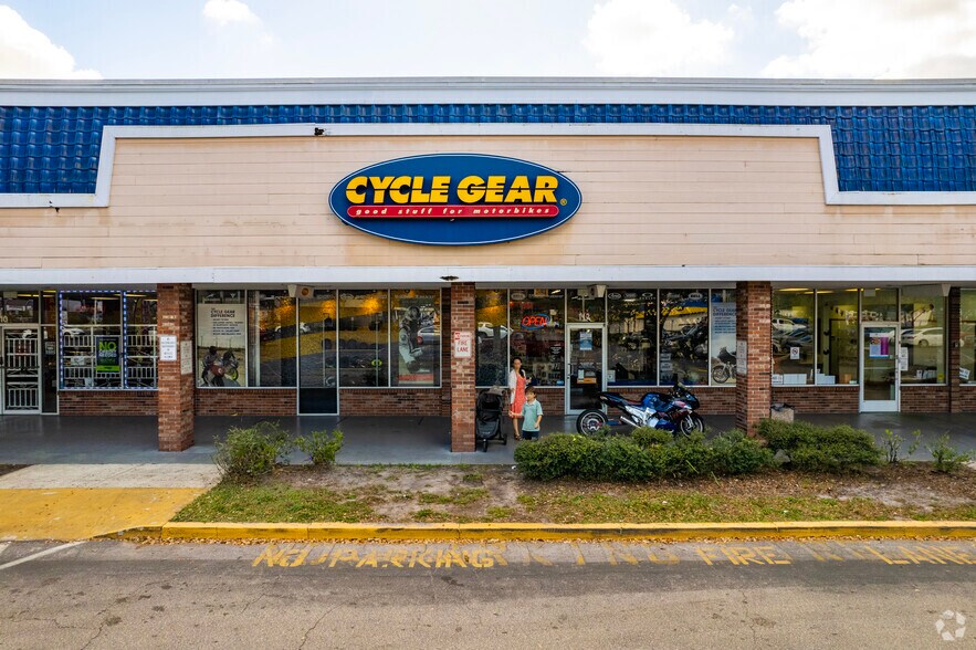 More Photos Of 102-163 W Fletcher Ave, Tampa Unknown For Lease