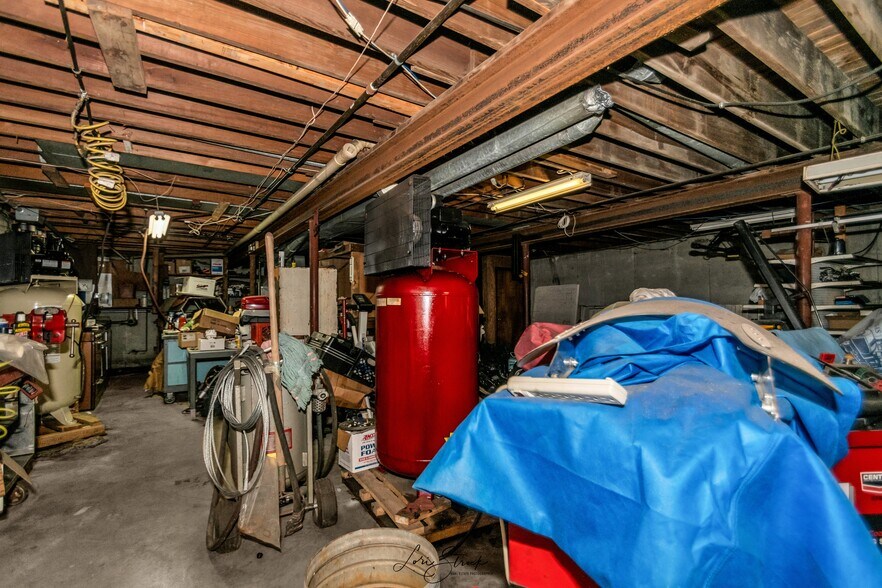 More Photos Of 300 Railroad Ave, Wheeler Auto Repair For Sale