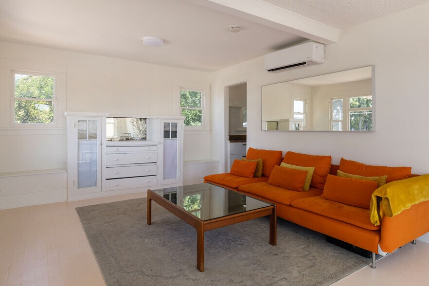 More Photos Of 3010 Minnesota St, Los Angeles Apartments For Sale