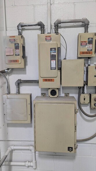 More Photos Of 3659-3679 Lost Nation Rd, Willoughby Warehouse For Lease