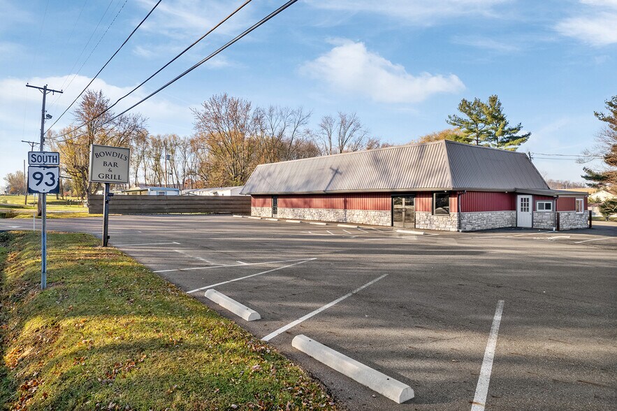 More Photos Of 4291 Manchester Ave NW, North Lawrence Office For Sale