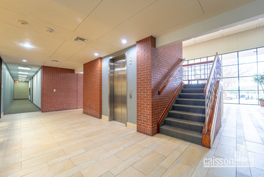 More Photos Of 14607 San Pedro Ave, San Antonio Office For Lease
