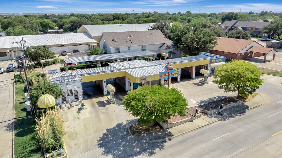 More Photos Of 504 N Euless Main St, Euless Carwash For Sale