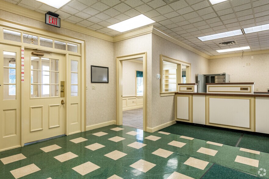 More Photos Of 1903 Hubbard Rd, Madison Office For Sale