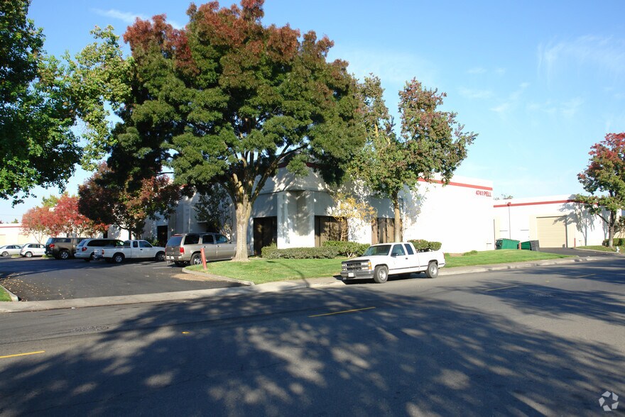 More Photos Of 4741 Pell Dr, Sacramento Warehouse For Lease