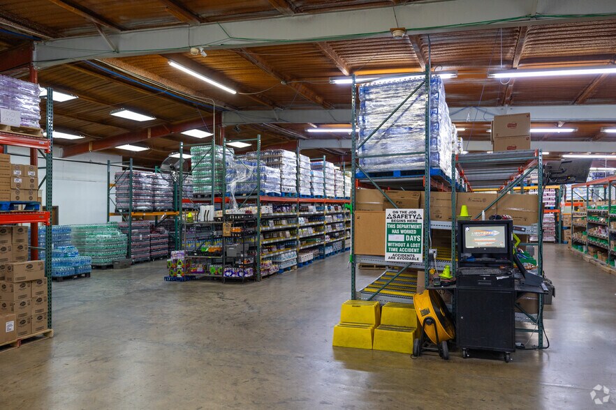 More Photos Of 3410 Steen St, San Antonio Distribution For Sale