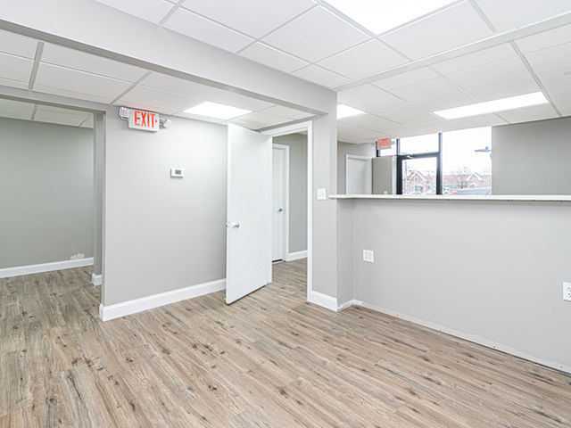 More Photos Of 16975-16991 Farmington Rd, Livonia Medical For Lease