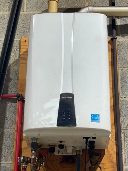 More Photos Of 33549 E Royalton Rd, Columbia Station Light Manufacturing For Sale