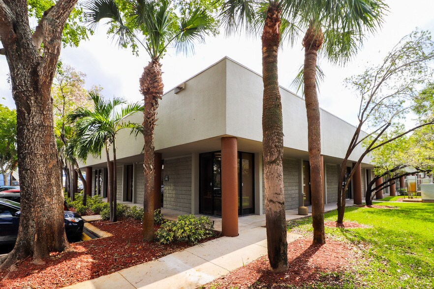 More Photos Of 2700 W Cypress Creek Rd, Fort Lauderdale Unknown For Lease