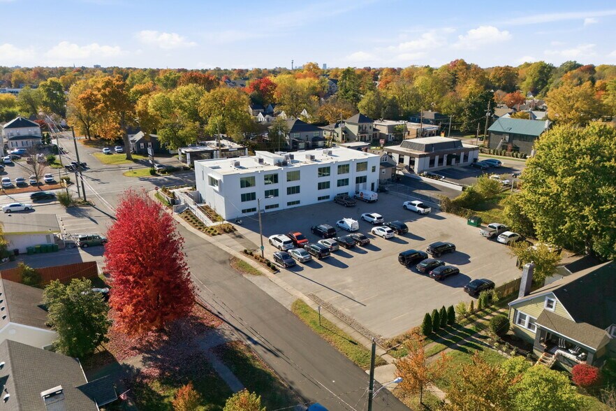 More Photos Of 125 Chenoweth Ln, Louisville Office Residential For Lease