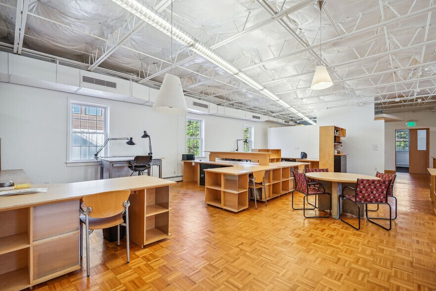 More Photos Of 105 N Maple Ave, Falls Church Medical For Sale