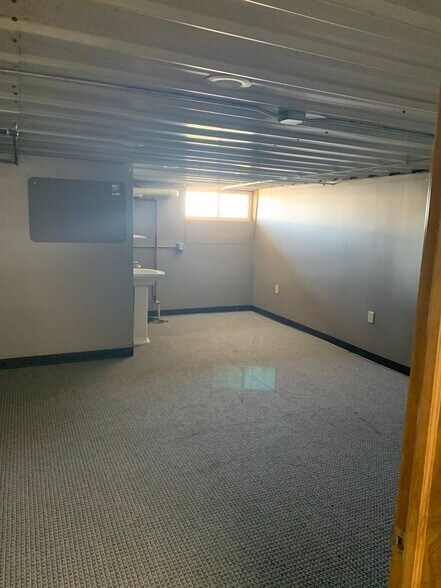 More Photos Of 320 Packerland Dr, Green Bay Manufacturing For Lease