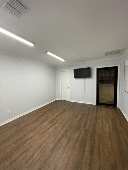 More Photos Of 1310 Driftwood Dr, Bossier City Warehouse For Lease