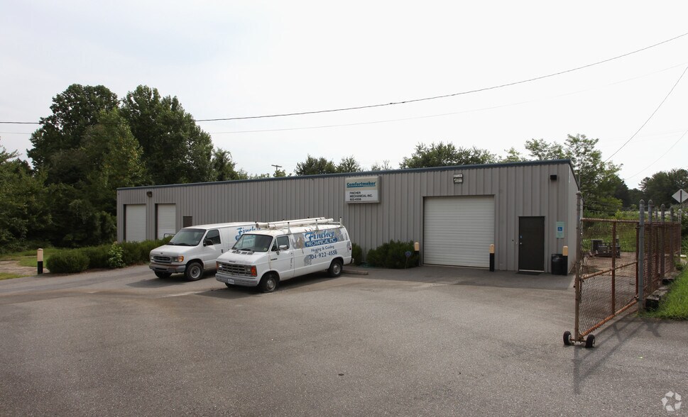 More Photos Of 109 Eason Rd, Dallas Warehouse For Lease