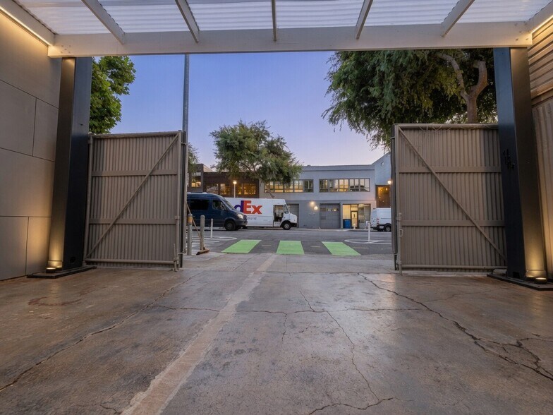 More Photos Of 1237 Folsom St, San Francisco Flex For Lease