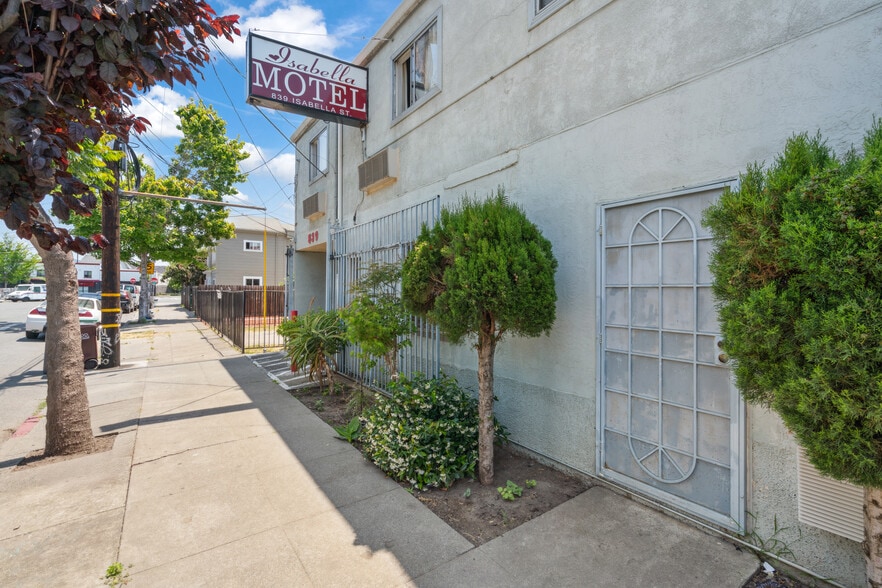 More Photos Of 839 Isabella St, Oakland Hotel For Sale