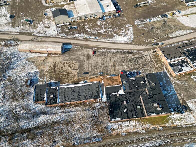 More Photos Of 1 Victor Way, Sharon Warehouse For Sale