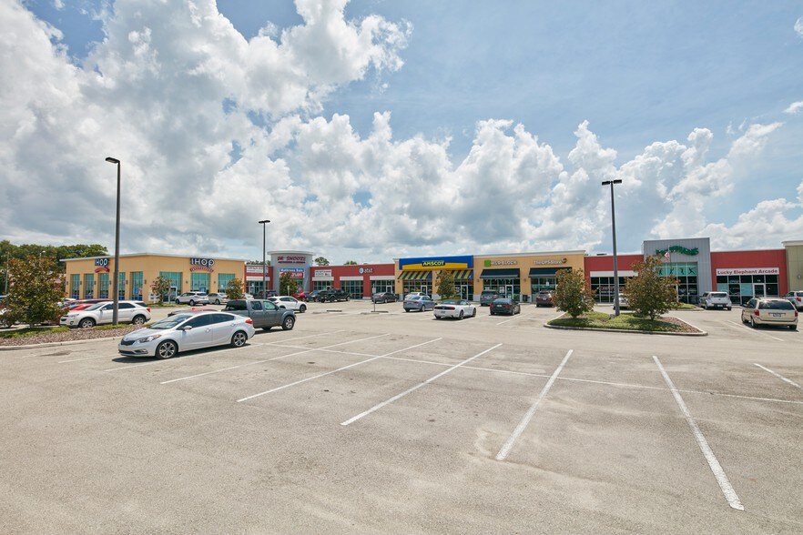 More Photos Of 11100 SW 93 Court Rd, Ocala Unknown For Lease
