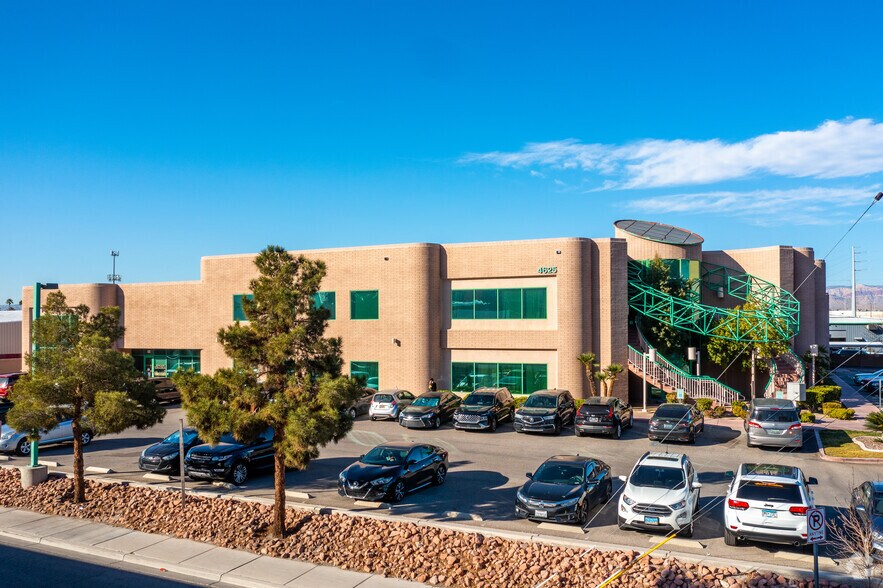 More Photos Of 4625 Polaris Ave, Las Vegas Office For Lease