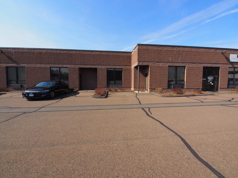 Primary Photo Of 11 Business Park Dr, Branford Warehouse For Lease