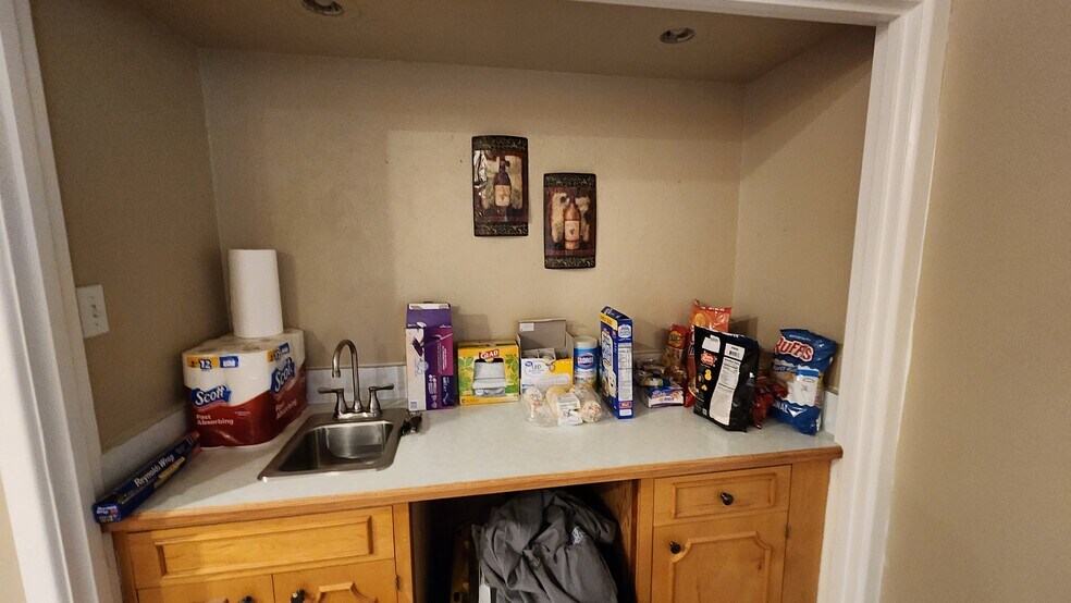 More Photos Of 9300 W County Road 60, Midland Flex For Sale