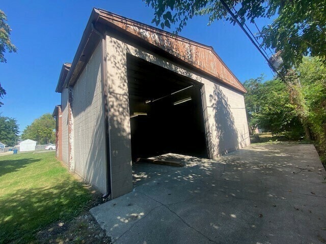 More Photos Of 2115 E 45th St, Indianapolis Light Manufacturing For Sale