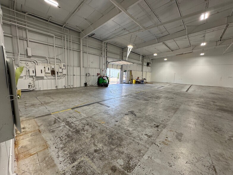 More Photos Of 2645-2685 Industrial Ln, Broomfield Warehouse For Lease