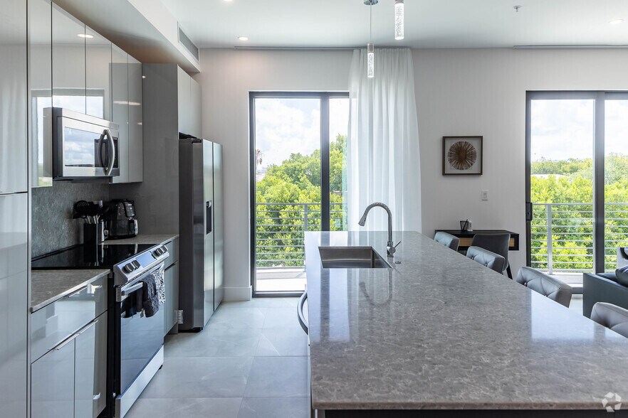 More Photos Of 2100 Miami Rd, Fort Lauderdale Apartments For Sale