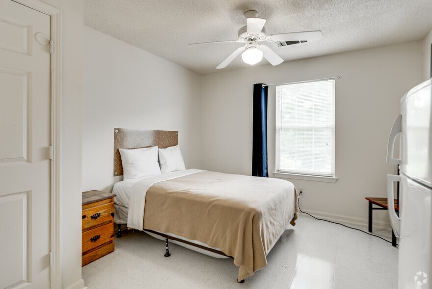 More Photos Of 5790 Highway 85, Riverdale Apartments For Sale