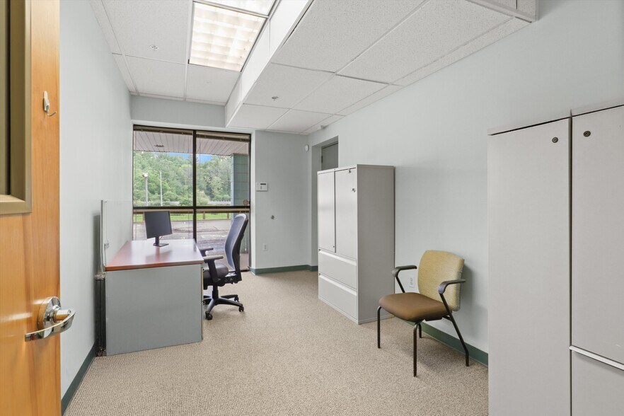 More Photos Of 339 Buschs Frontage Rd, Annapolis Medical For Sale