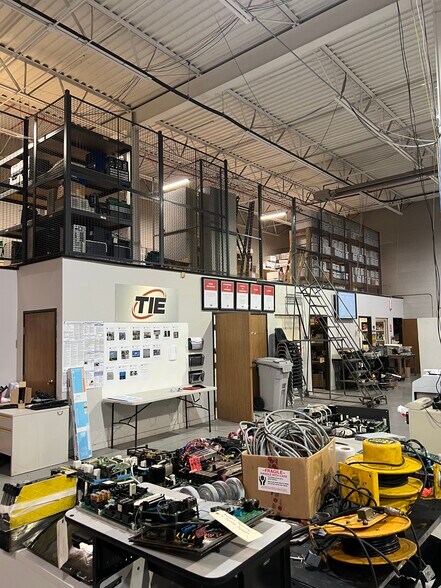 More Photos Of 44810 Vic Wertz Dr, Clinton Township Distribution For Lease