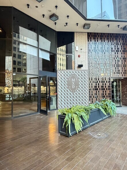 More Photos Of 800 W 6th St, Los Angeles Office For Lease