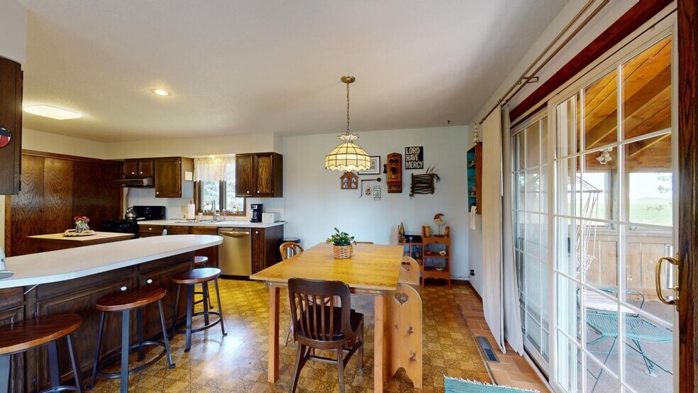 More Photos Of 17069 400th St, Leland Contractor Storage Yard For Sale