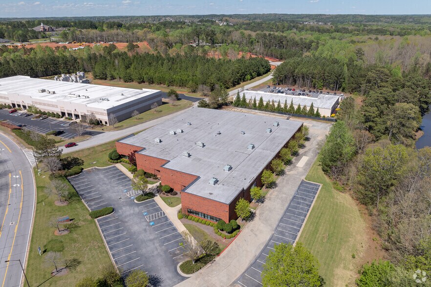 More Photos Of 2192 Eastview Pkwy, Conyers Warehouse For Lease