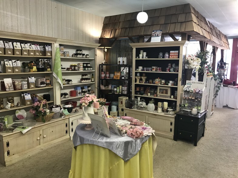 Primary Photo Of 19 W Main St, Vermillion General Retail For Sale