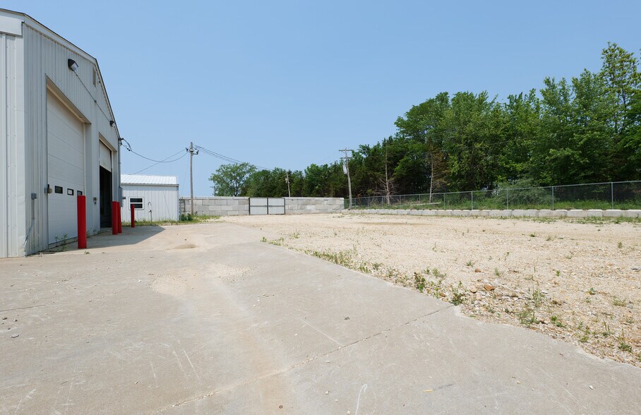 More Photos Of 1730 Daniel Boone Industrial Pky, Truesdale Warehouse For Sale