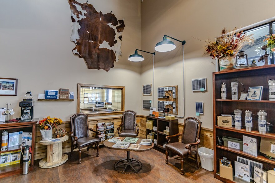 More Photos Of 1520 E Eagle Rd, Weatherford Light Manufacturing For Sale