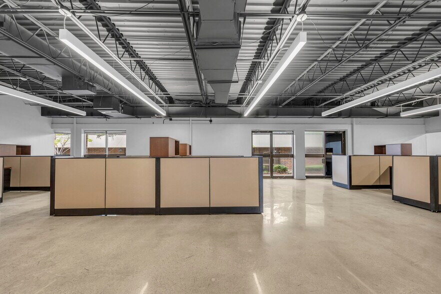 More Photos Of 10580 Barkley St, Overland Park Medical For Lease