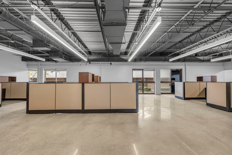 More Photos Of 10580 Barkley St, Overland Park Medical For Sale