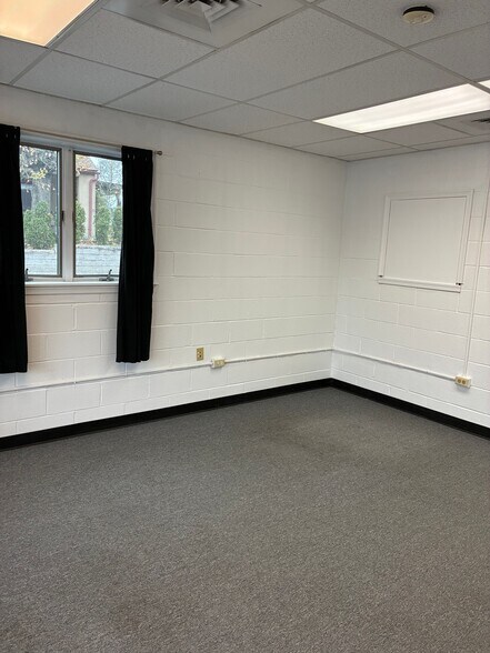 More Photos Of 1006 S Main St, Chambersburg Service Station For Lease