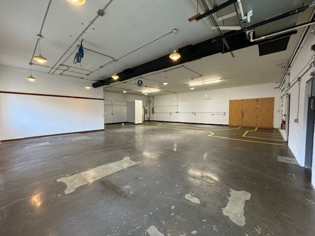 More Photos Of 8 Maple Dr, Monroe Warehouse For Lease