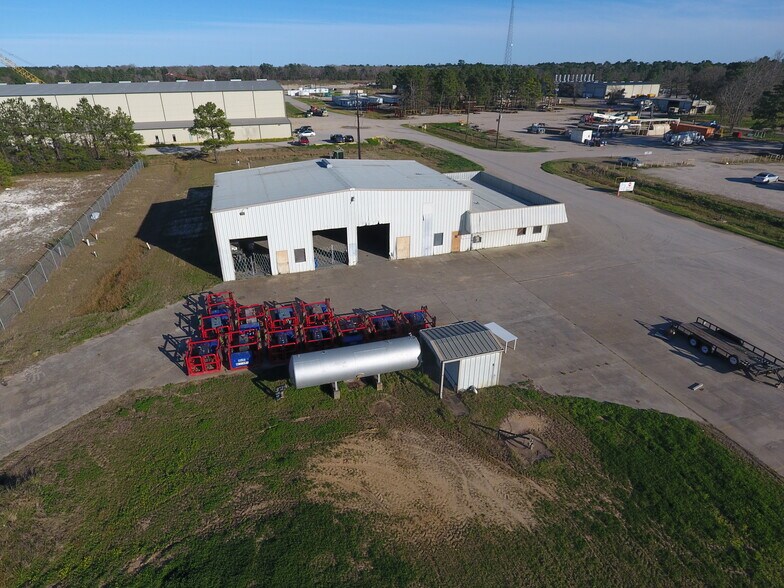 More Photos Of 14737 Firetower Rd, Conroe Warehouse For Lease