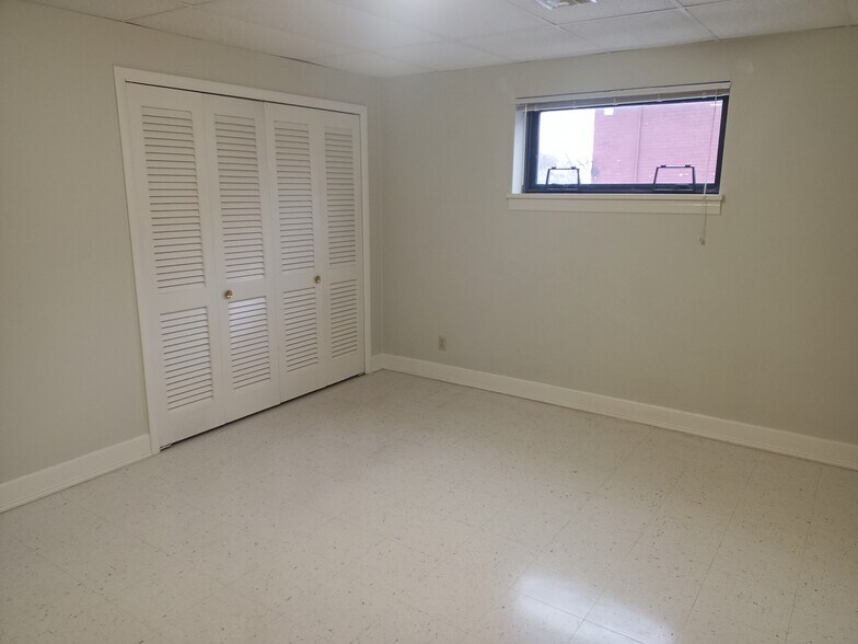 More Photos Of 511-513 N Cayuga St, Ithaca Flex For Sale