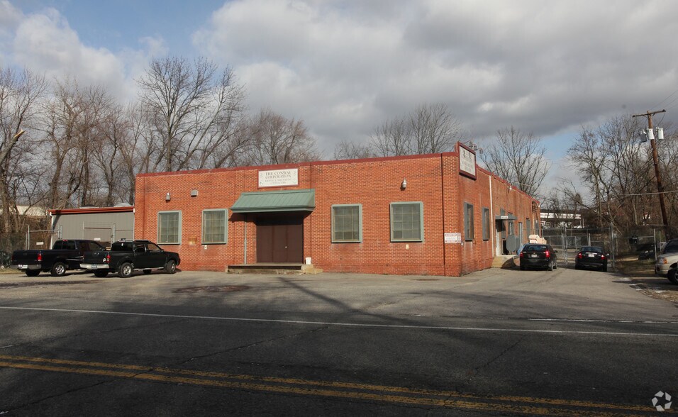More Photos Of 2775 Hamilton St, Hyattsville Warehouse For Lease