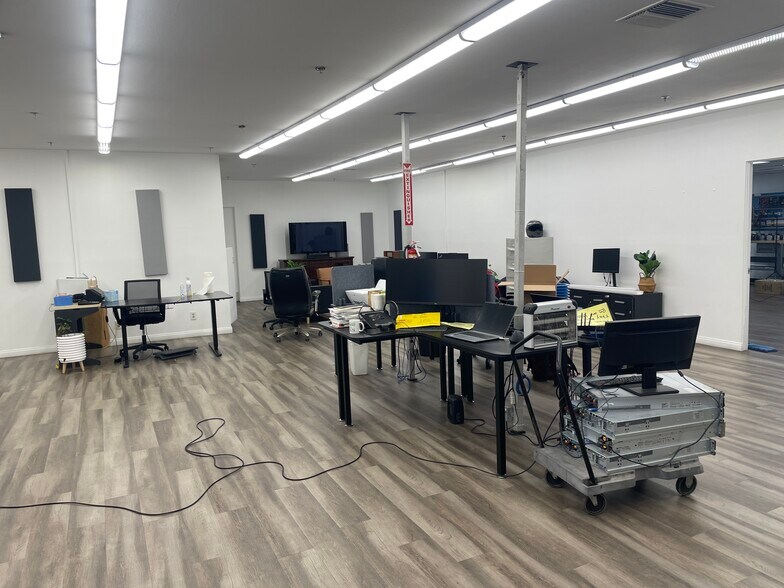 More Photos Of 2915 E Washington Blvd, Los Angeles Warehouse For Sale